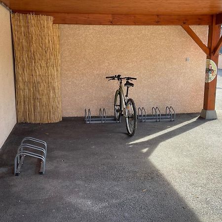 Le Double C Bed and Breakfast Saint-Victor-de-Morestel Buitenkant foto
