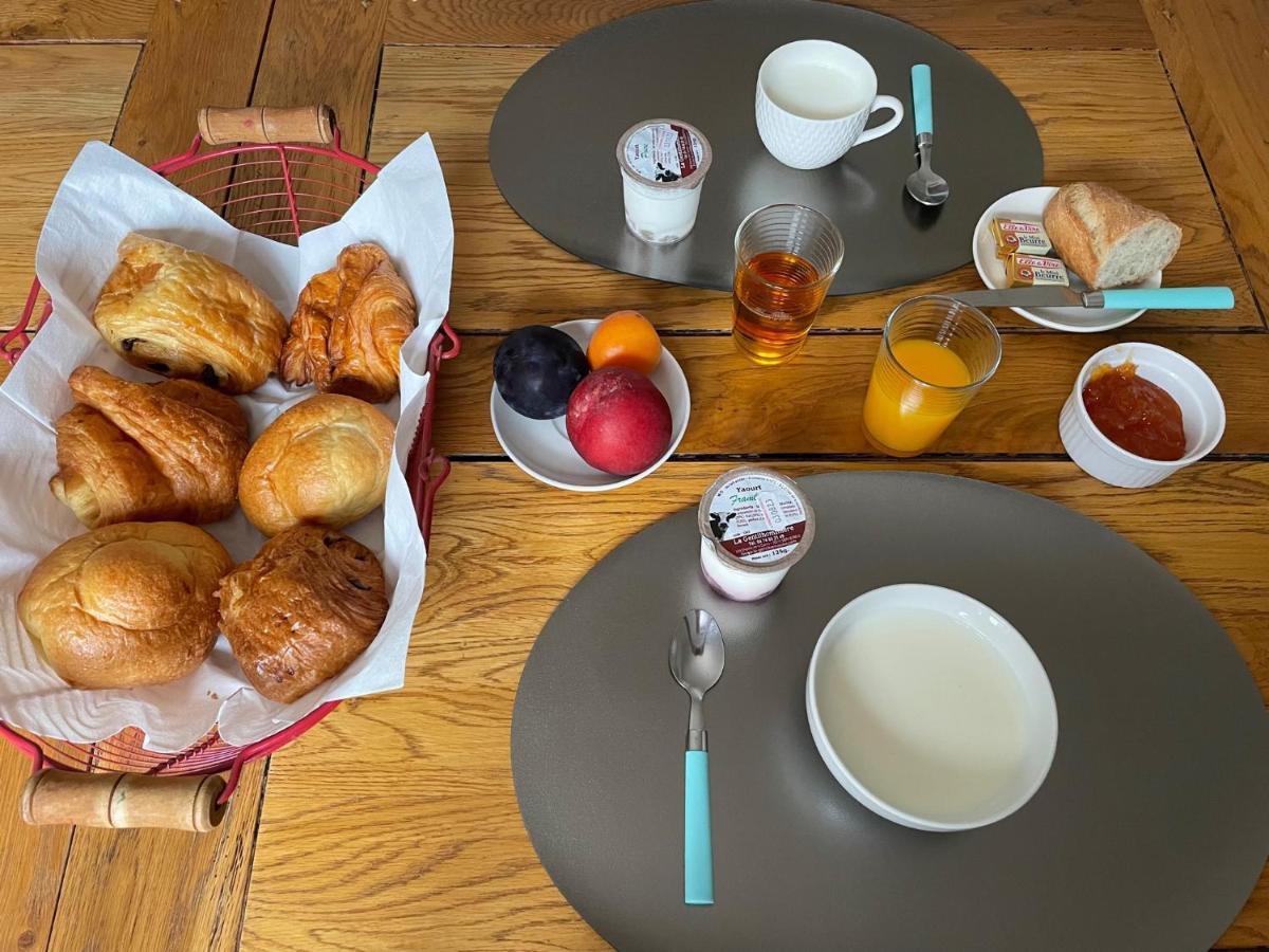 Le Double C Bed and Breakfast Saint-Victor-de-Morestel Buitenkant foto
