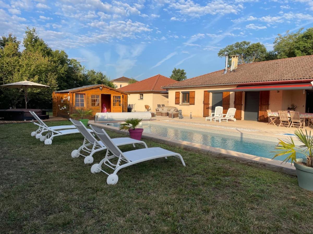 Le Double C Bed and Breakfast Saint-Victor-de-Morestel Buitenkant foto